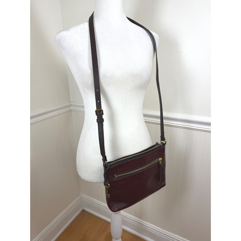 Fossil Maroon Cowhide Leather Pebbled Purse 10 x 8 x 2 inches 90s Y2K Crossbody